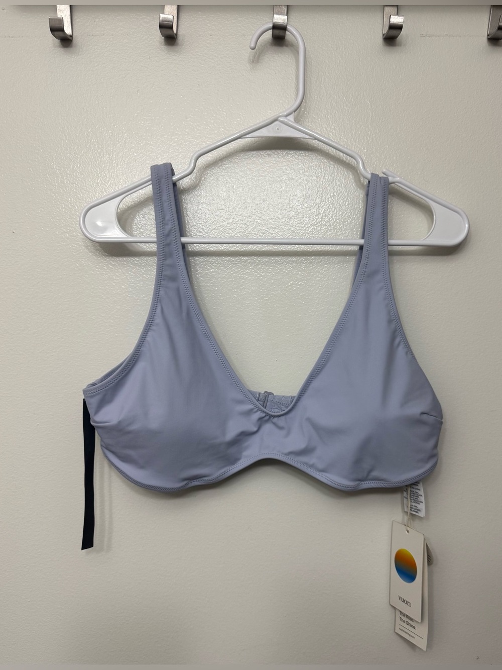NWT Vuori Aqua Triangle Bikini Top | Women’s Swimwear | Sporty Beach Top - Picture 3 of 5